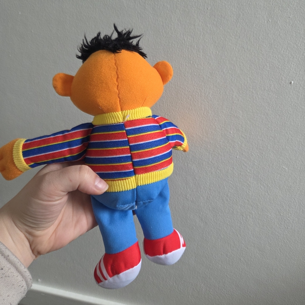 Ernie Plush - Picture 2 of 2